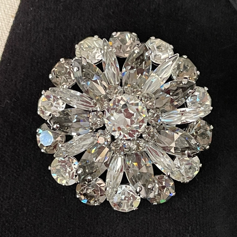 Chrysanthemum Rhinestone Brooch Layered, Domed